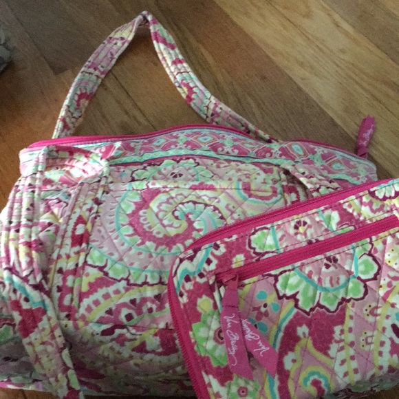Vera Bradley Handbags - Vera Bradley shoulder bag and wallet Vera Bradley Handbags - Vera Bradley shoulder bag and wallet